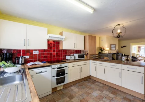 The kitchen at Stradav, Polzeath