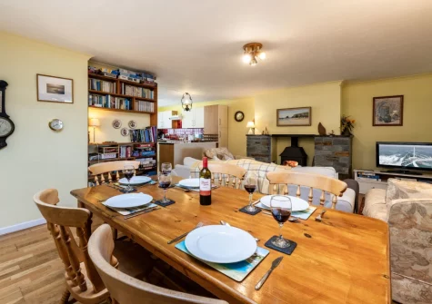 The dining area at Stradav, Polzeath