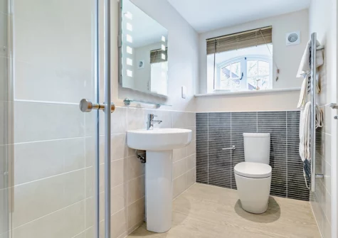 Bedroom #1 en-suite at Summer Lane, Saint Martin by Looe