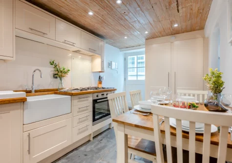The kitchen & dining area at Sunbeam Cottage, Padstow