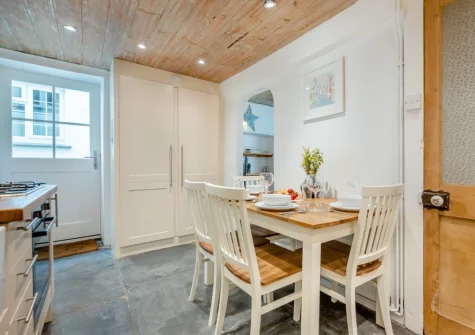 The kitchen & dining area at Sunbeam Cottage, Padstow