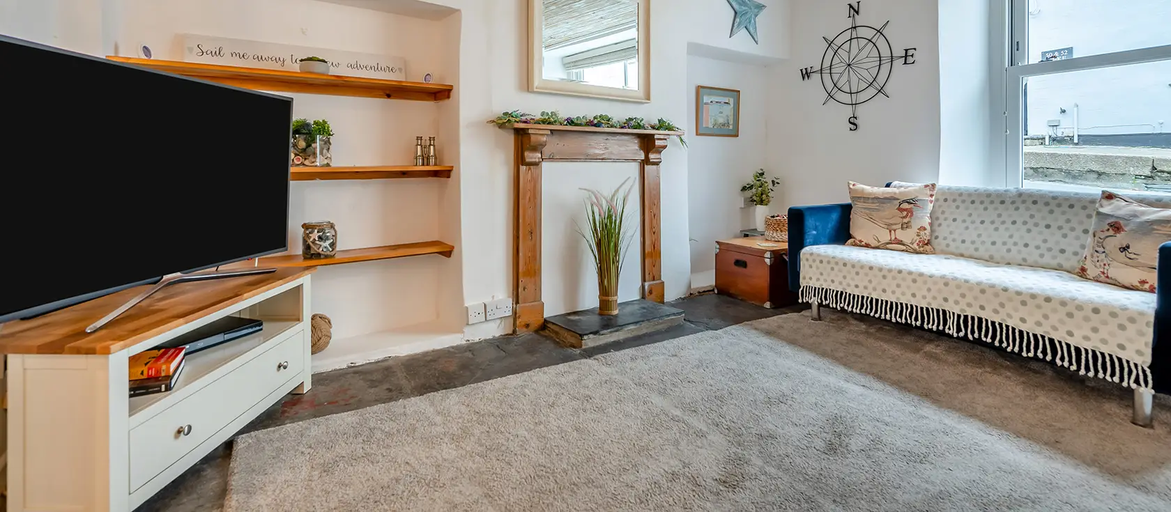 Sunbeam Cottage, Padstow is a characterful 2-bedroom fisherman's cottage in the Old Town. Enjoy authentic nautical interiors, modern amenities, and prime location for exploring Cornwall's stunning coast and Rick Stein's renowned culinary delights.