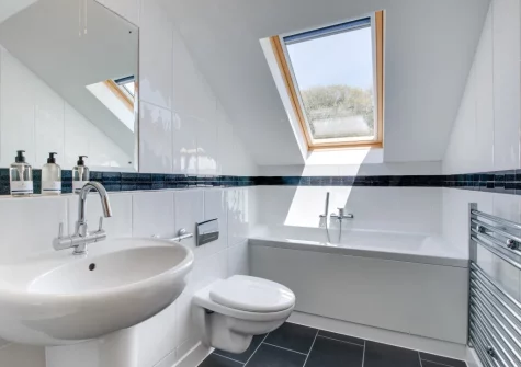 Bedroom #4 en-suite bathroom at Sundance, Ashton