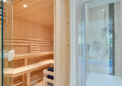 The sauna & walk-in shower at Sundance, Ashton