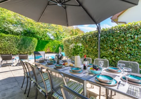 The patio & alfresco dining area at Sundance, Ashton