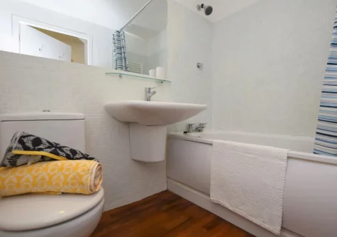 The bathroom at Sundowner, Nautilus, Westward Ho!