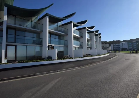 Sundowner enjoys a stunning waterfront location, practically on the 3-kilometre wide sandy beach at Westward Ho!