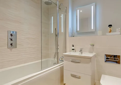 The bathroom at Sunny View, Appledore