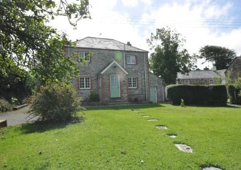 The beautiful & expansive garden at Sunnyside, Helstone