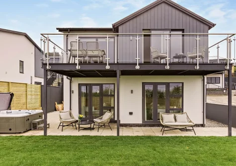 Enjoy the fantastic outdoor spaces & garden when you stay at Sunset Bay, Appledore