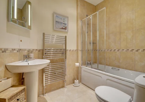 The bathoom at Sunset View, Ilfracombe
