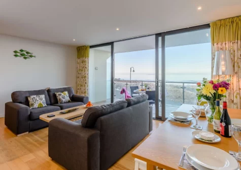 The living & dining area at Surfers View, Westward Ho!