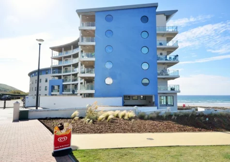 Surfers View is a superb apartment with far-reaching sea views, set just metres from the beach