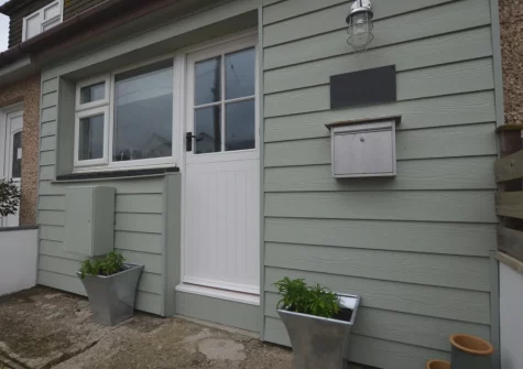 Surf's Up is a purpose converted coastal home with Widemouth Beach a short stroll away