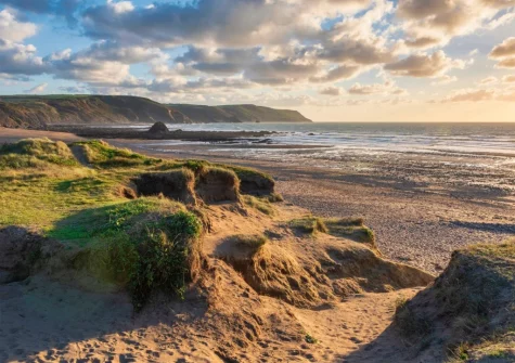 Surf's Up is ideally located for enjoying Widemouth Beach, one of the finest, sandy, surfing beaches in North Cornwall