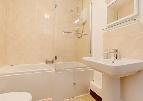 The bathroom at Swallow Barn, Constantine