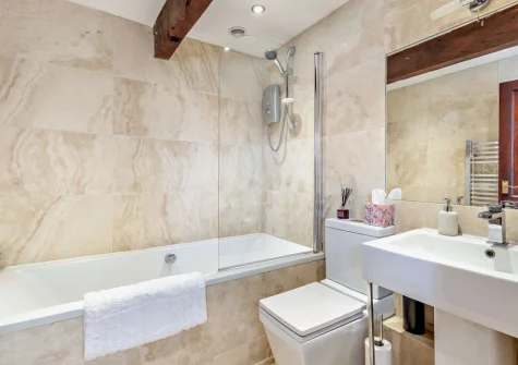 The bathroom at Swallowfield Cottage, Newton Poppleford