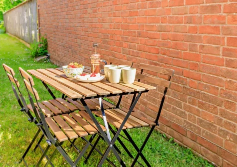 The shared garden & outdoor sitting area at Swallowfield Cottage, Newton Poppleford