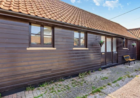 Swallowfield Cottage is a contemporary styled bungalow situated perfectly to explore the Jurassic coastline within an Area of Outstanding Natural Beauty