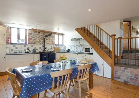 The kitchen & dining area at Swallows Cottage, Alwington