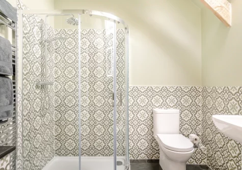The ensuite shower room at Swallows Nest, Ford