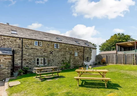 The enclosed garden at Swallows Rest, Laneast