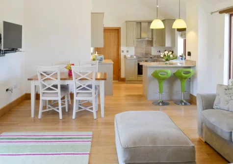 The living & dining area at Swallows Retreat, Edistone