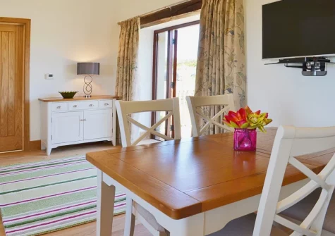 The dining area at Swallows Retreat, Edistone