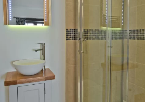 Bedroom #2 en-suite shower room at Swallows Retreat, Edistone