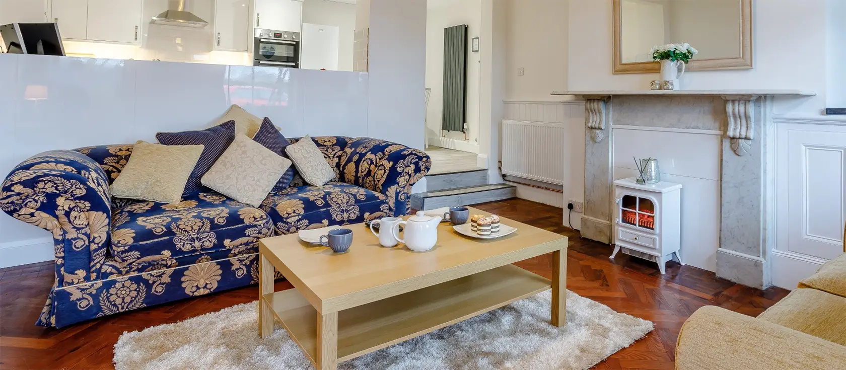 Swanston Retreat, Paignton is a charming 1-bedroom apartment, ideal for couples, with cosy living spaces and close to Ilfracombe's attractions. Located on the English Riviera, it's loved for its friendly atmosphere, lively pier & stunning beach huts.