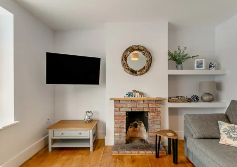 The living room at Syringa, Beer