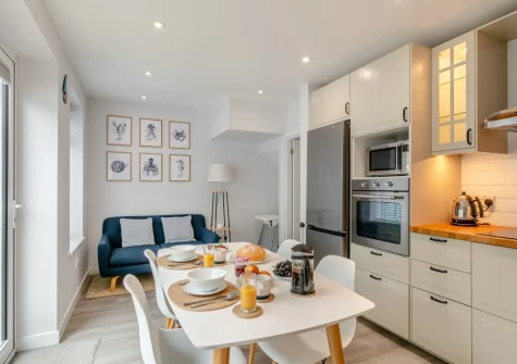 The kitchen & dining area at Syringa, Beer