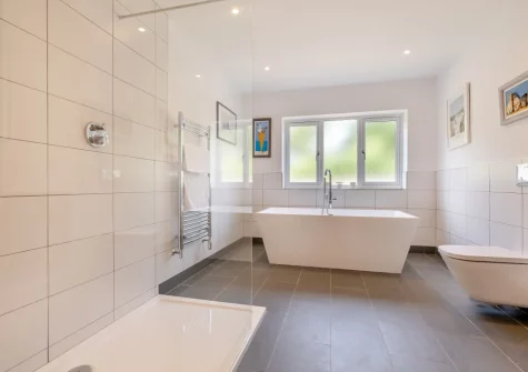 The bathroom at Tamar, St Merryn