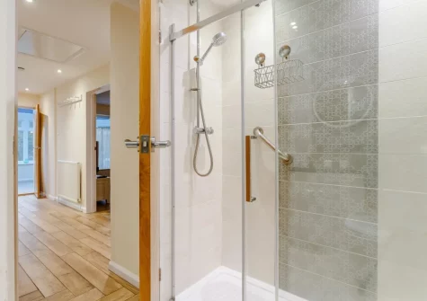 The shower room at Tamarisk, Downderry