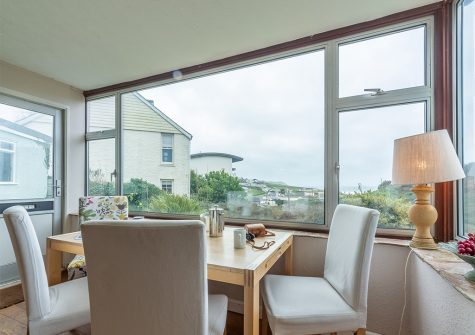 The dining area at Tamarisk, Polzeath