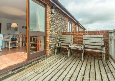 The decked balcony at Tamarisk, Roserrow, Polzeath