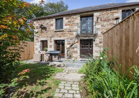 The patio, barbecue, alfresco dining area & garden at Tawnawood, Fletchersbridge