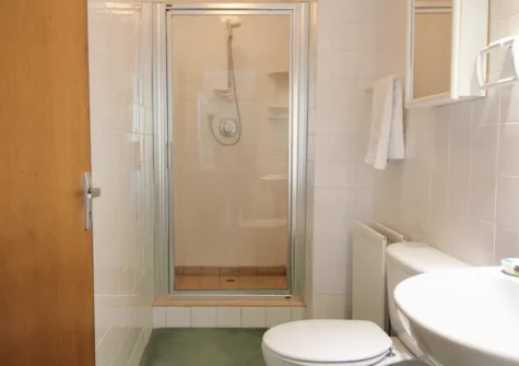 Bedroom #1 en-suite at Templeton, Trenance
