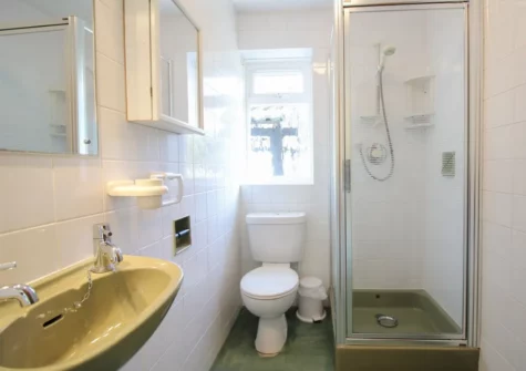 The shower room at Templeton, Trenance