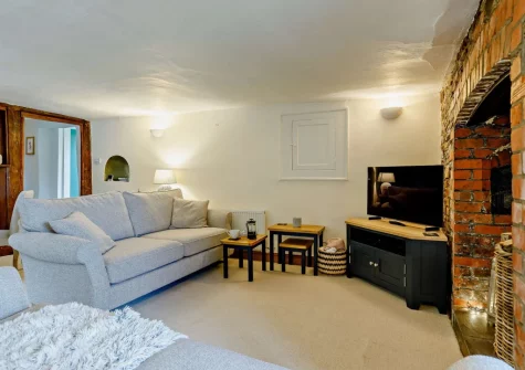 The living area at Thatch View Cottage, Roborough