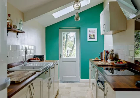 The kitchen at Thatch View Cottage, Roborough
