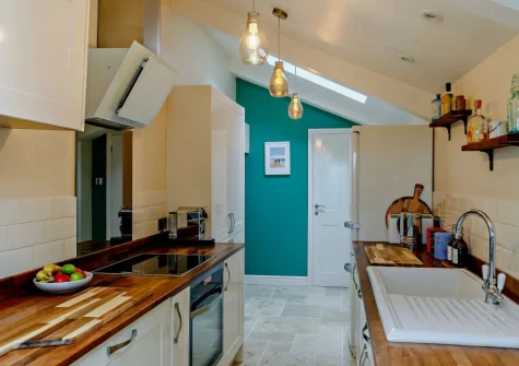 The kitchen at Thatch View Cottage, Roborough