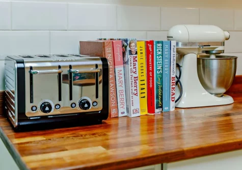 The kitchen at Thatch View Cottage, Roborough