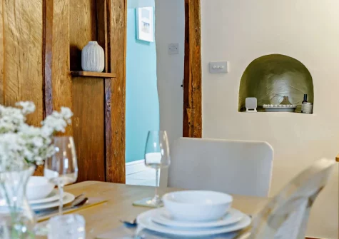 The dining area at Thatch View Cottage, Roborough