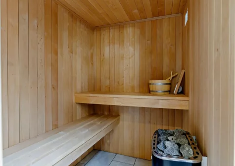 The private sauna at Thatch View Cottage, Roborough