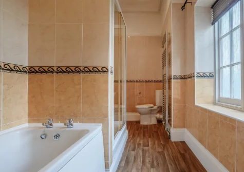 The Bedroom #1 en-suite bathroom at The Anchorage, Instow