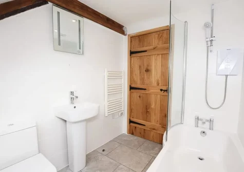 The bathroom at The Barn, Moules Farm, Berrynarbor