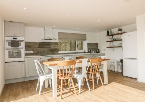 The open-plan kitchen & dining area at The Beach Halt, Perranporth