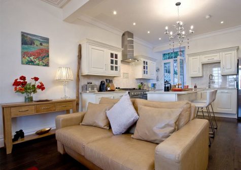 The living area at The Beacon at Harbour Lights, Brixham
