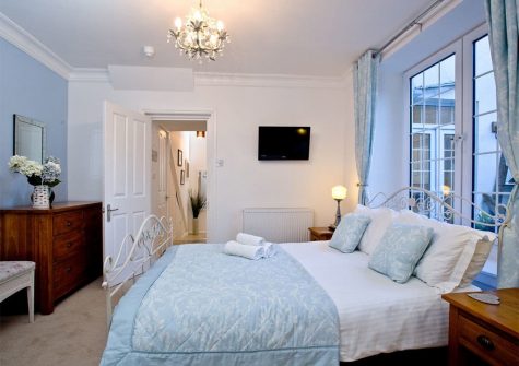 The bedroom at The Beacon at Harbour Lights, Brixham